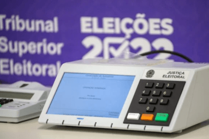 Metrópoles cita pesquisa realizada pela Paraná Pesquisas.
