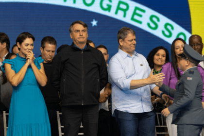 Rede Tv cita pesquisa realizada pela Paraná Pesquisas.
