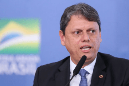 Pleno News cita pesquisa realizada pela Paraná Pesquisas.