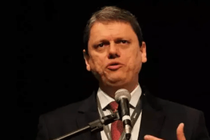 Os Libertários cita pesquisa realizada pela Paraná Pesquisas.