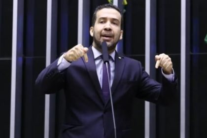 Veja divulga nota de esclarecimento do Instituto Paraná Pesquisas sobre denúncia feita pelo Deputado André Janones no Twitter.
