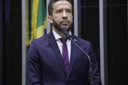 Jornal Floripa divulga nota de esclarecimento do Instituto Paraná Pesquisas sobre denúncia feita pelo Deputado André Janones no Twitter.