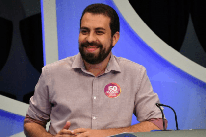 Isto É cita pesquisa realizada pela Paraná Pesquisas.