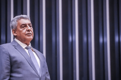 Veja cita pesquisa realizada pela Paraná Pesquisas.