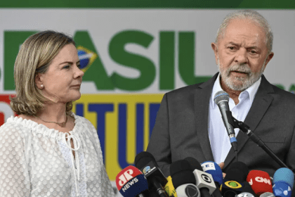 Veja cita pesquisa realizada pela Paraná Pesquisas.