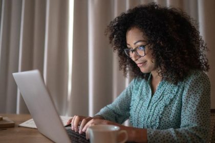 Fim do trabalho chato? A IA fará seus textos, apresentações e resumos de e-mail