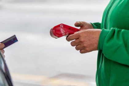 Juros do cartão de crédito rotativo alcançam o maior valor desde 2017