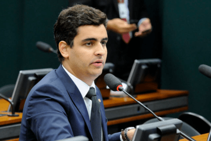 Poder 360 cita pesquisa realizada pela Paraná Pesquisas.