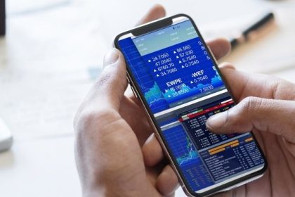 Jovens 'fogem' da Bolsa de Valores e preferem lucrar com juros altos