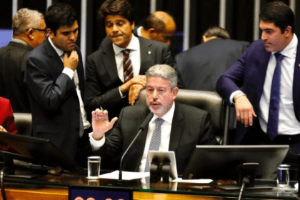 Poder 360 cita pesquisa realizada pela Paraná Pesquisas.