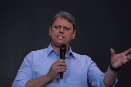 Gazeta do Povo cita pesquisa realizada pela Paraná Pesquisas.