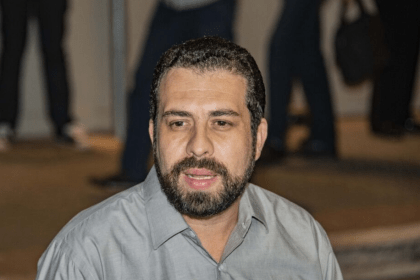 Gazeta de São Paulo cita pesquisa realizada pela Paraná Pesquisas.