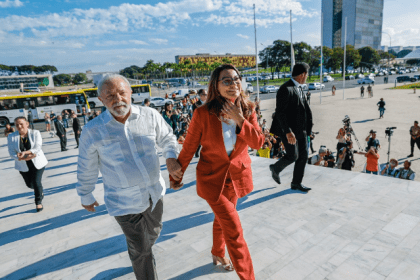Veja cita pesquisa realizada pela Paraná Pesquisas.