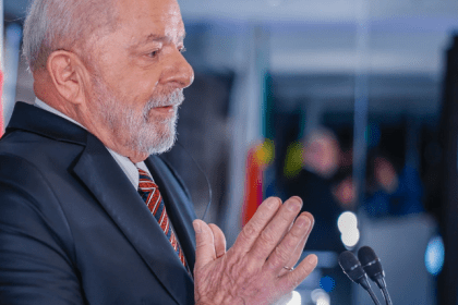 Veja cita pesquisa realizada pela Paraná Pesquisas.