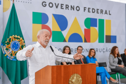 Jota pesquisa realizada pela Paraná Pesquisas.