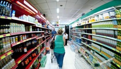 Cesta básica fica mais cara em abril em 14 capitais do país, diz Dieese
