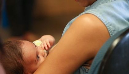 Projeto de lei prevê que cuidado com os filhos conte como tempo para mãe se aposentar