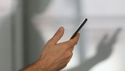 Deputada apresenta projeto para regulamentar apps de relacionamento