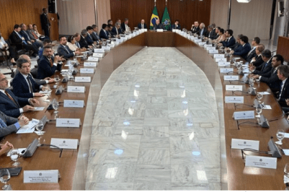 Gazeta do Povo cita pesquisa realizada pela Paraná Pesquisas.