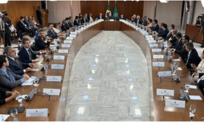 Última Pauta cita pesquisa realizada pela Paraná Pesquisas.