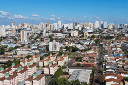 Gazeta do Povo cita pesquisa realizada pela Paraná Pesquisas.