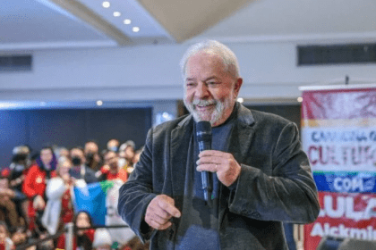 Política ao Vivo cita pesquisa realizada pela Paraná Pesquisas.