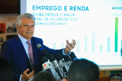 A Redação cita pesquisa realizada pela Paraná Pesquisas.
