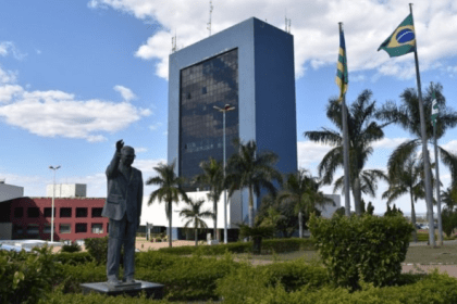 Gazeta do Povo cita pesquisa realizada pela Paraná Pesquisas.