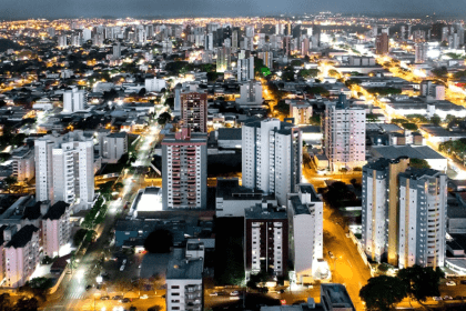 Jornal A Voz do Paraná cita pesquisa realizada pela Paraná Pesquisas.
