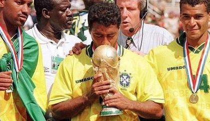 Romário melhora de infecção, mas segue internado no Rio de Janeiro