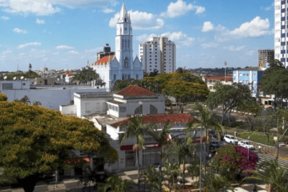 Band cita pesquisa realizada pela Paraná Pesquisas.
