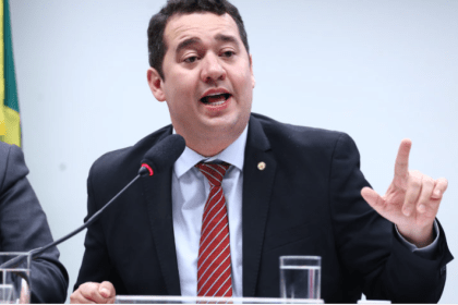 Poder 360 cita pesquisa realizada pela Paraná Pesquisas.