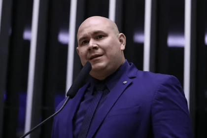 Jornale cita pesquisa realizada pela Paraná Pesquisas.
