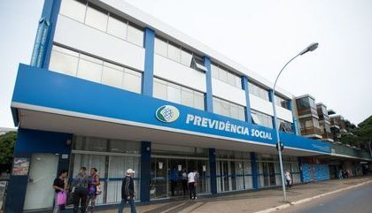 Três em cada dez benefícios do INSS já são analisados por robô