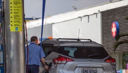 Gasolina fica R$ 0,41 mais cara nas refinarias a partir de hoje e deve impactar inflação