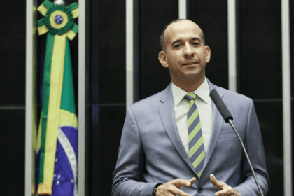 Jornal Dia Dia cita pesquisa realizada pela Paraná Pesquisas.