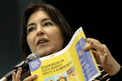 Top Mídia News cita pesquisa realizada pela Paraná Pesquisas.
