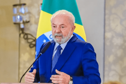 Leia Já cita pesquisa realizada pela Paraná Pesquisas.