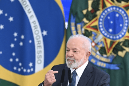 Diário de Notícias cita pesquisa realizada pela Paraná Pesquisas.