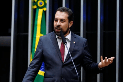 Gazeta do Povo cita pesquisa realizada pela Paraná Pesquisas.