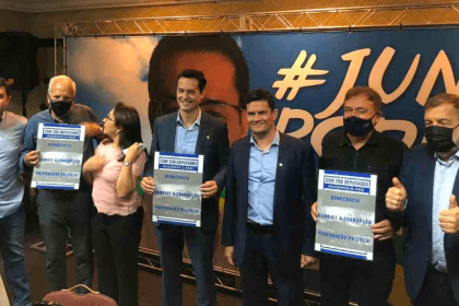 JC cita pesquisa realizada pela Paraná Pesquisas.