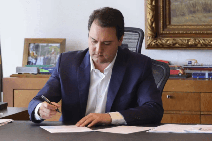 Folha de Londrina cita pesquisa realizada pela Paraná Pesquisas.
