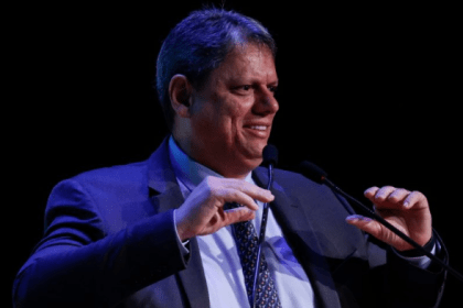 Gazeta do Povo cita pesquisa realizada pela Paraná Pesquisas.