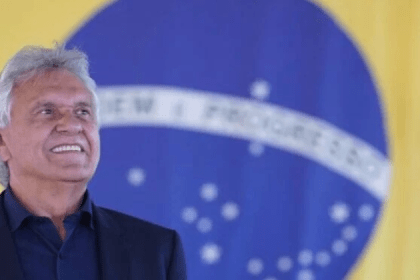 Jornal Hora Extra cita pesquisa realizada pela Paraná Pesquisas.