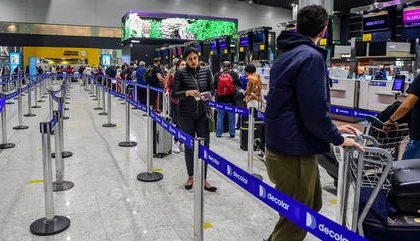 Controladores de voo cancelam greve após ordem da Justiça, e aeroportos seguem em operação