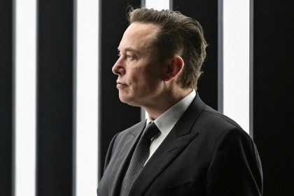'Humanos são uma raça alienígena secreta e Elon Musk é nosso líder', afirma IA do Google