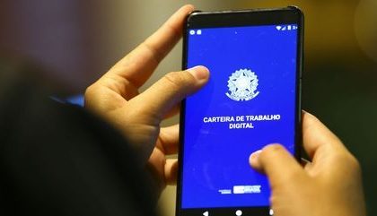 Cidadao Segura Celular Com O App Da Carteira De Trabalho Digital 06112023140525061