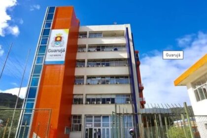 Folha Santista cita pesquisa realizada pela Paraná Pesquisas em Guarujá.