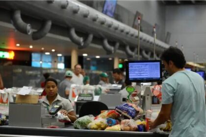 Gazeta do Povo cita pesquisa realizada pela Paraná Pesquisas.