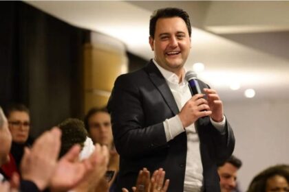 D'Ponta cita pesquisa realizada pela Paraná Pesquisas em Maringá.
